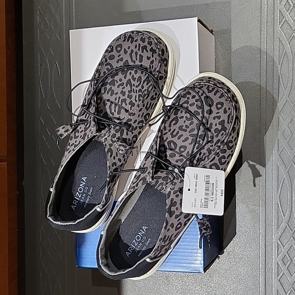 NWT: Arizona Jean Co. Flipa Slip-On Shoes